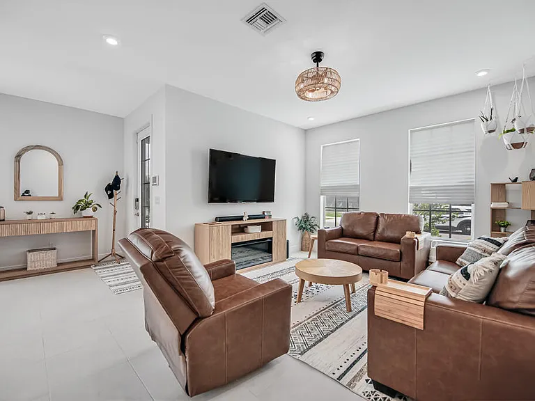 930 SW Prairie Ave — Photo 40