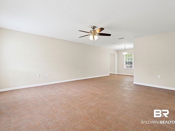 3rd image of 157 Bay View Dr