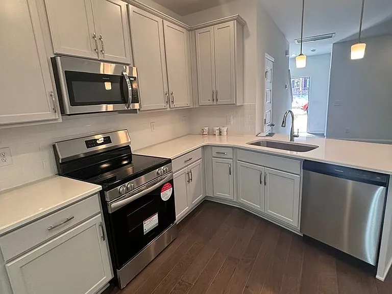 977 Nance Ln — Photo 17
