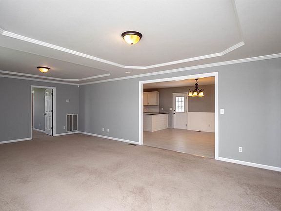 5th image of 4256 N Woodstock Dr