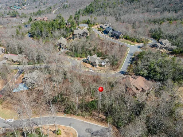 18 Little Bear Creek Rd, Black Mountain, NC 28711