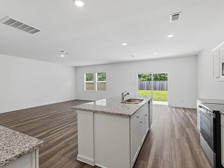 15052 Ronan Dr — Photo 11
