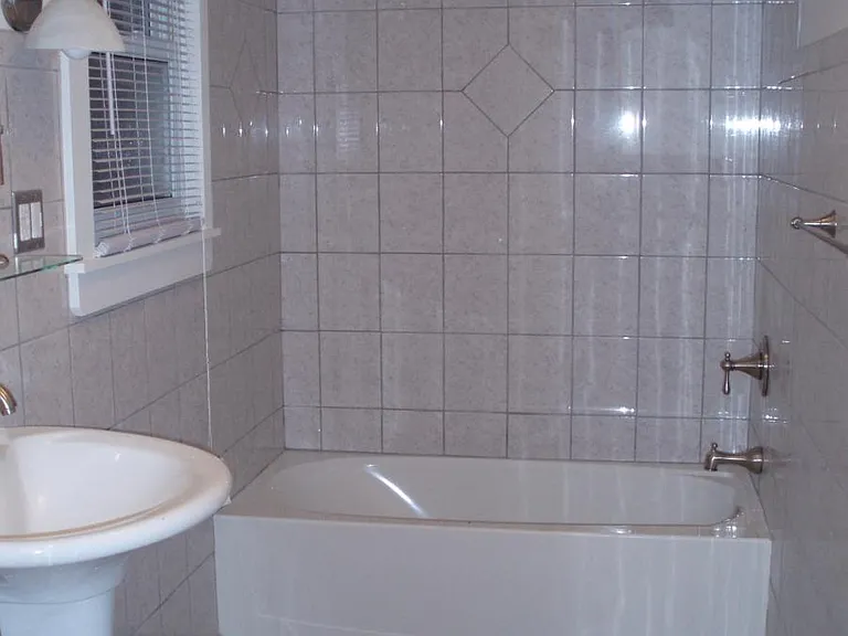 Bathroom condo quality 5x12