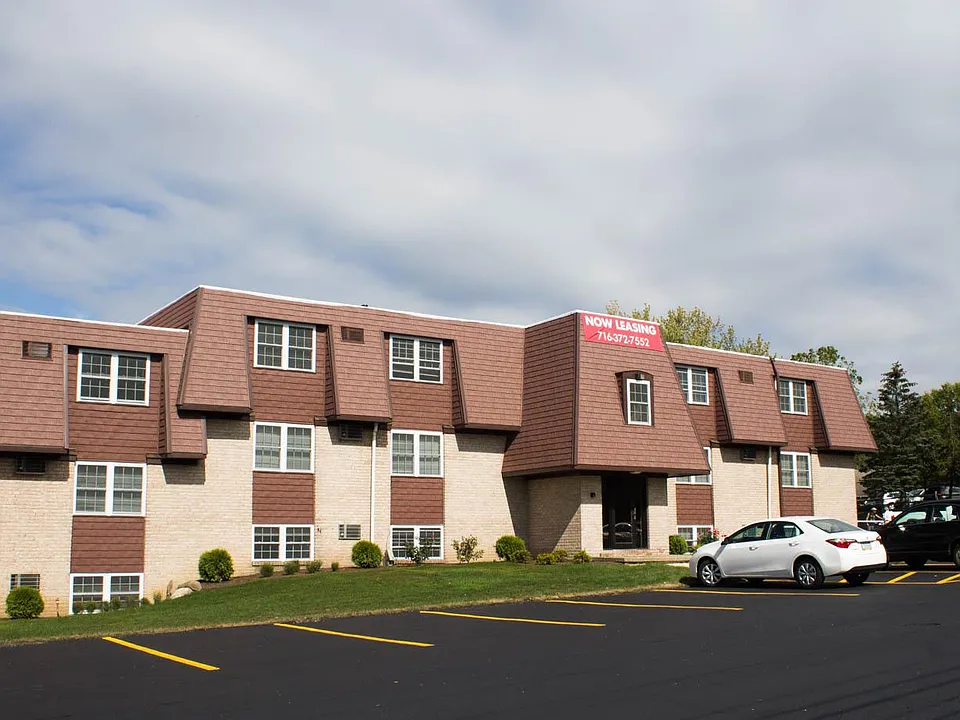 Edinboro Country Square Apartments