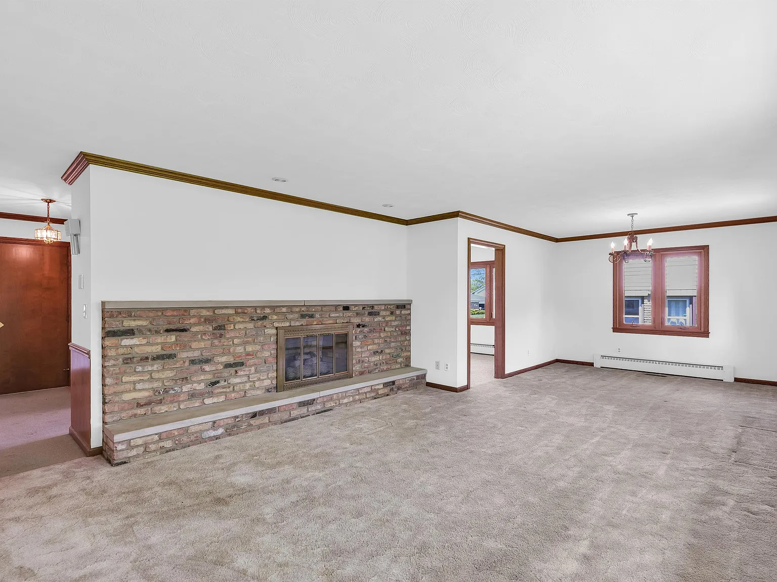 1702 Golfview Drive - 1 — Photo 3