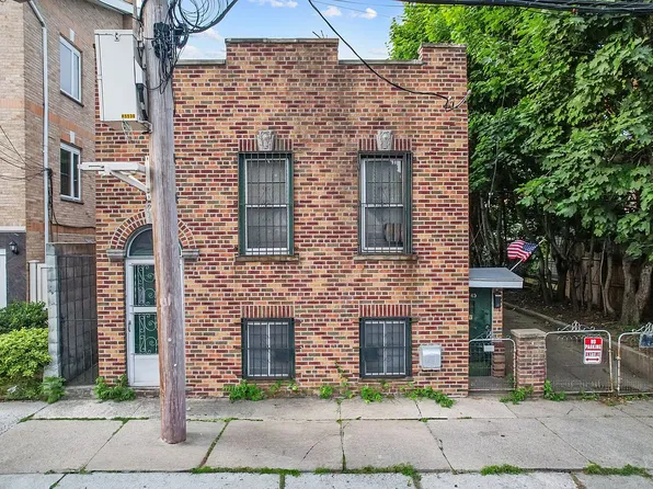 5745 Penrod St, Corona, NY 11368