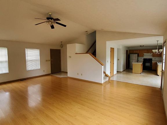 3rd image of 5145 Hilliard Green Dr