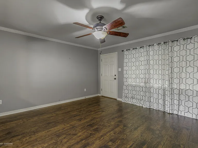 1602 San Saba St — Photo 1