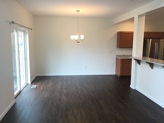 5th image of 1142 Ebbets Dr SW