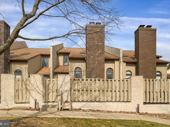 822 W Aaron Dr, State College, PA 16803