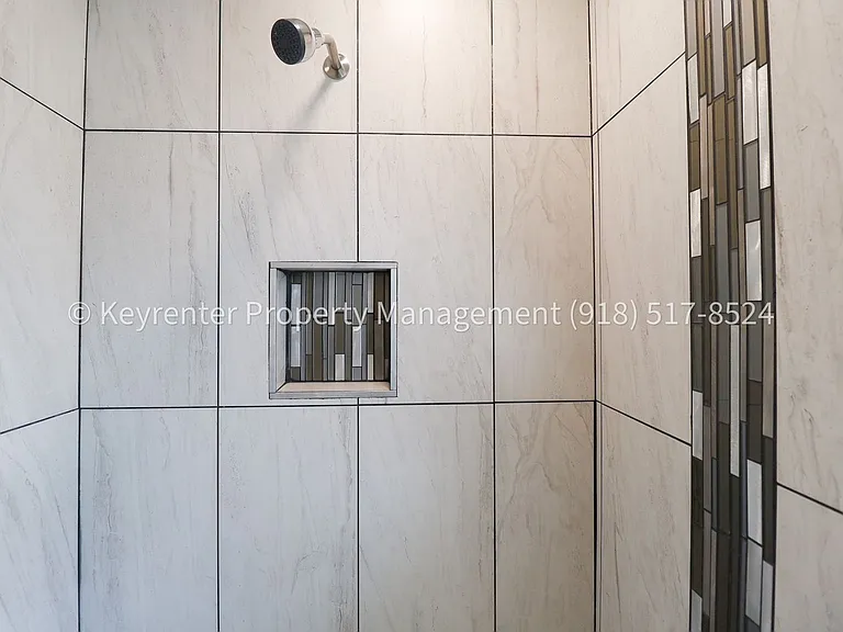 732 N Victor Ave — Photo 10