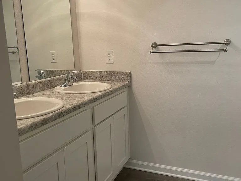 5241 Peach Dr — Photo 17