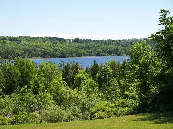 5640 N Swede Rd, Northport, MI 49670