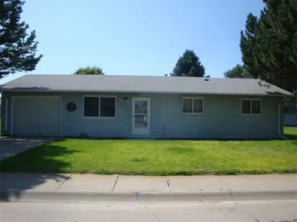1401 N Gillan St, Lexington, NE 68850