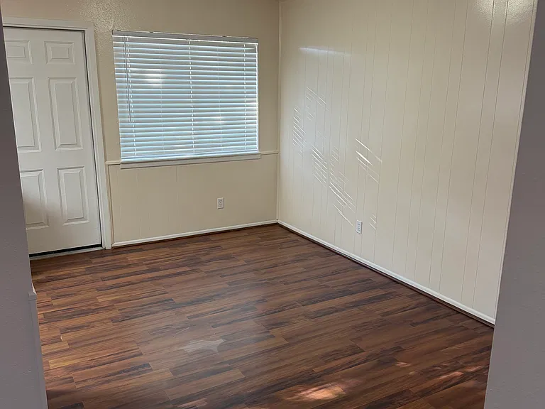 1312 Terry St — Photo 5
