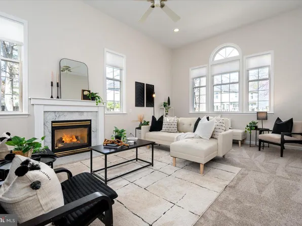 1110 Pilgrim Ct, Crofton, MD 21114