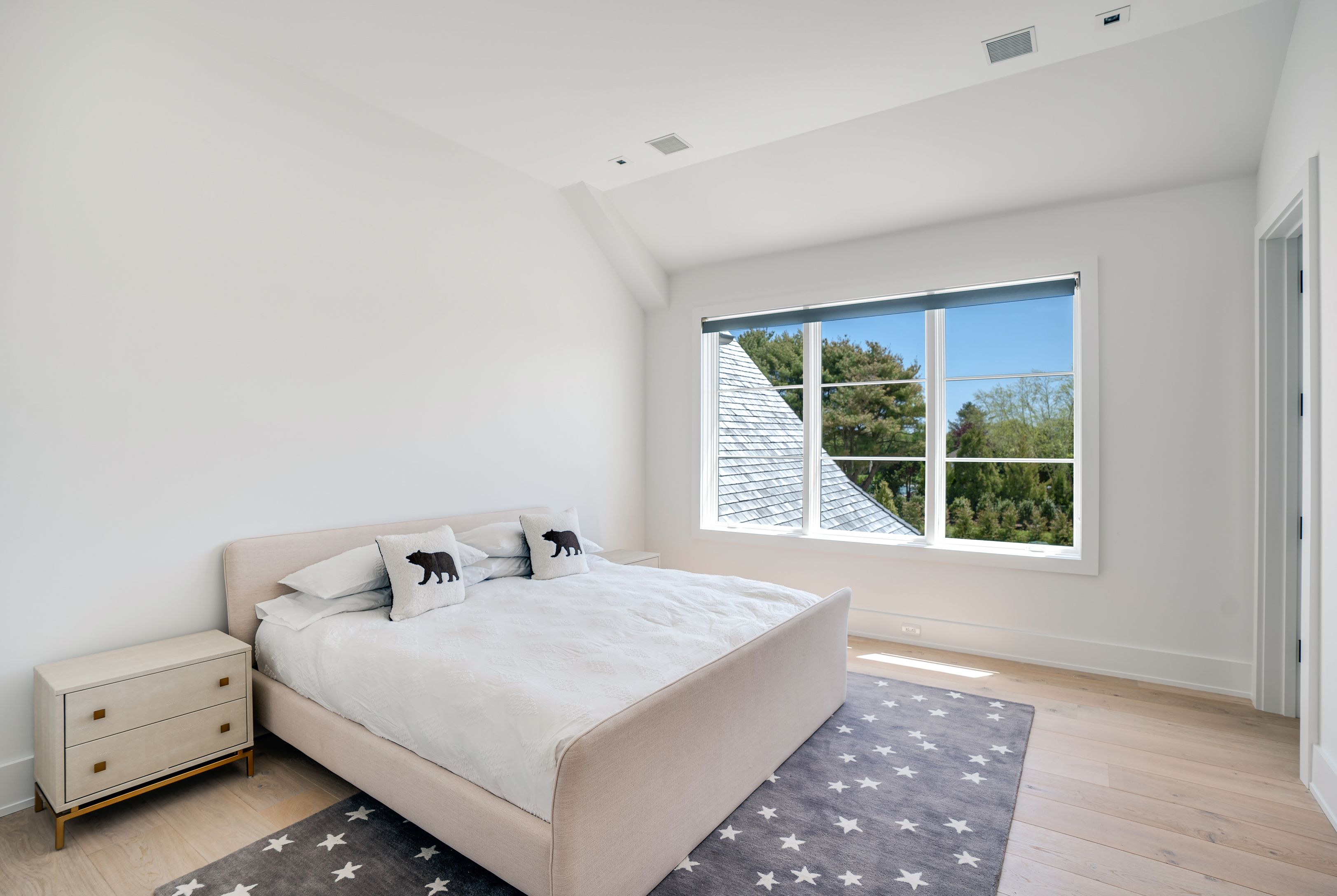 156 Summerfield Ln, Water Mill, NY 11976 Out East