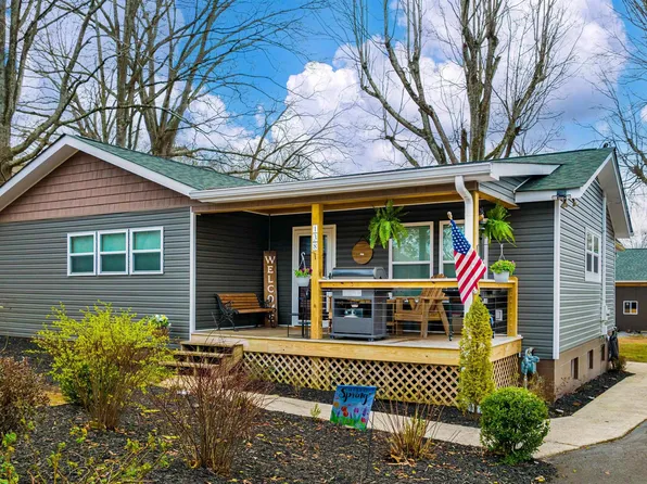 138 Mountain St, Valley Head, AL 35989