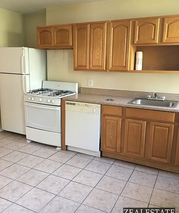 1st image of 257 1/2 20th St #3A