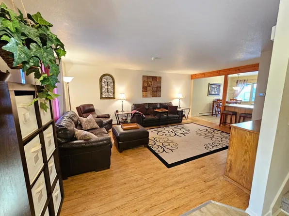 7331 Meadow St #1, Anchorage, AK 99507