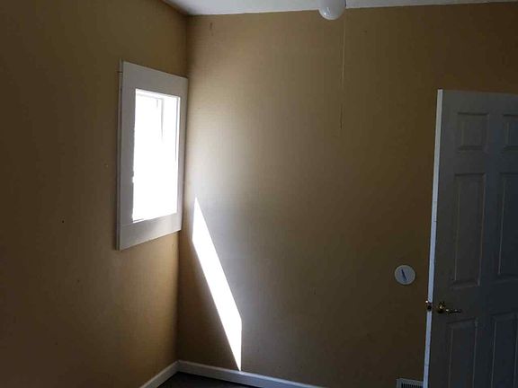 3rd image of 418 Delaware St SE