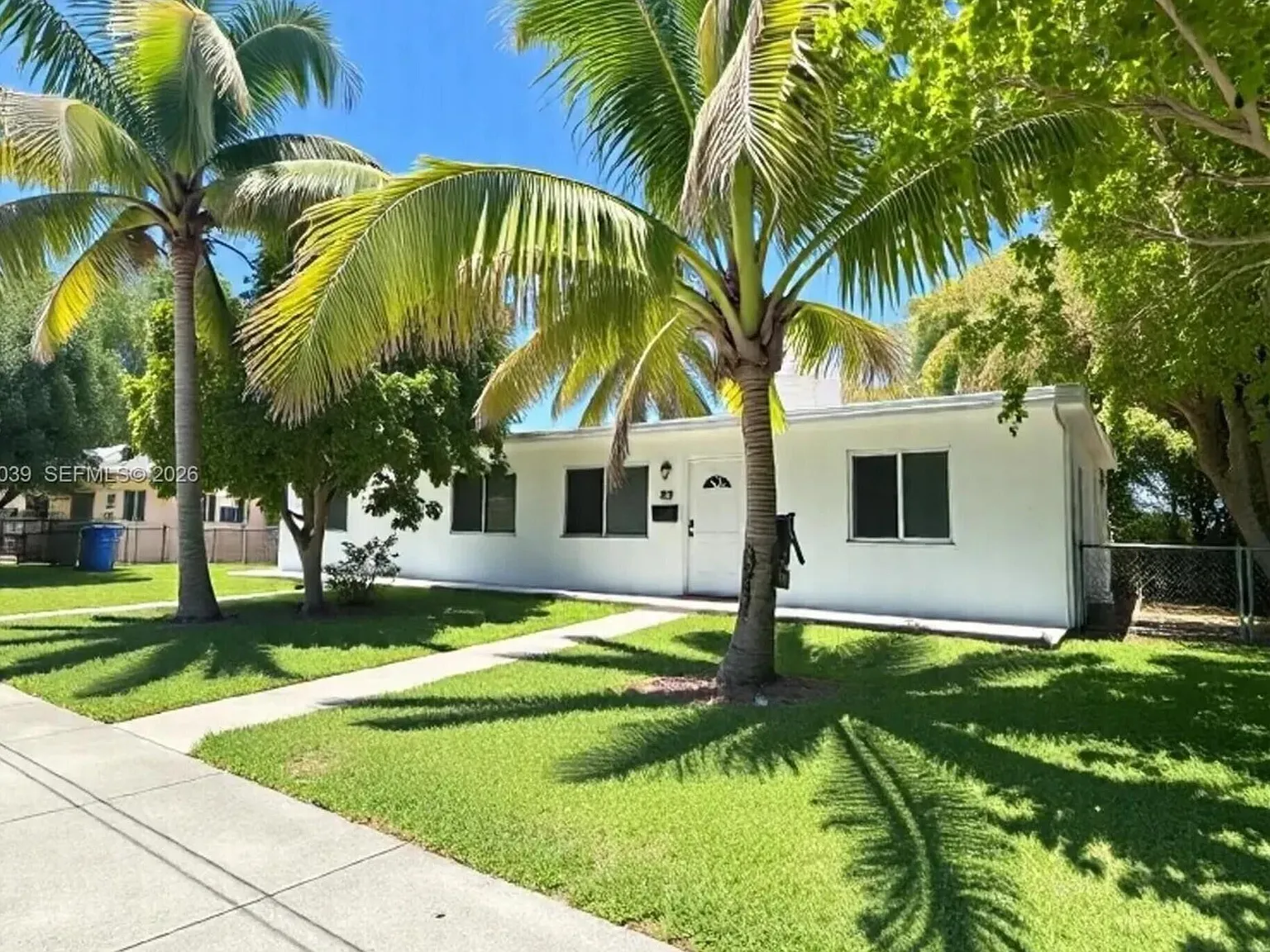 2 bed, 1.0 bath, 700 sqft, $2,750 — Photo 2