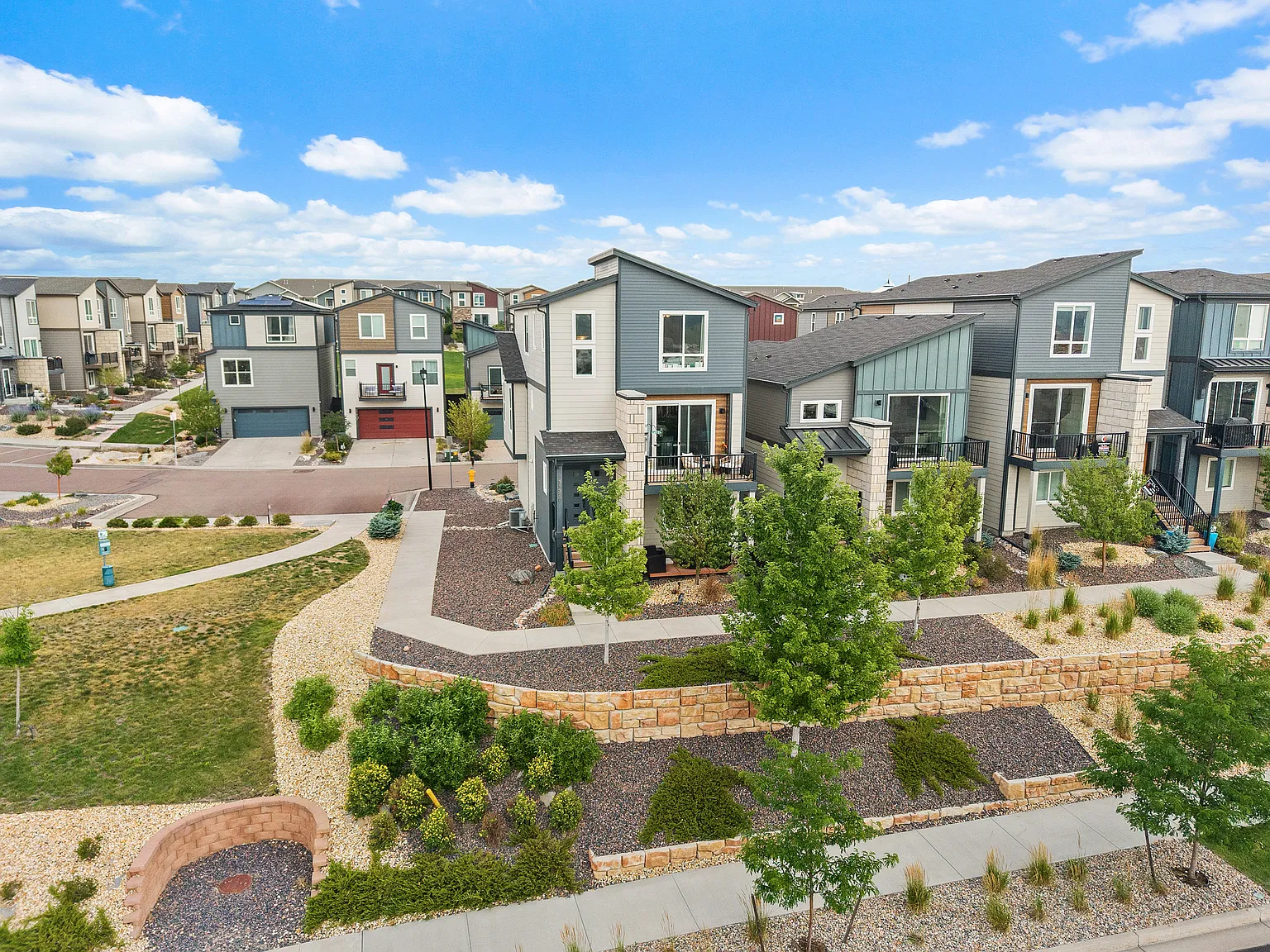 3 bed, 2165 sqft, $2,775 — Photo 3