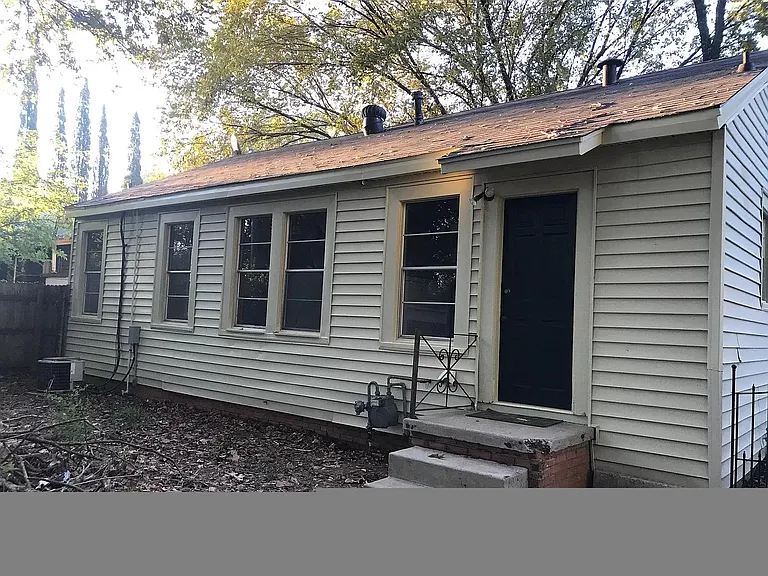 231 E Slattery Blvd — Photo 8