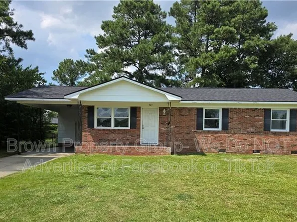 303 Cartwright Dr, Fayetteville, NC 28303