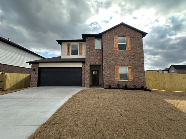 151 S Maroon Ave, Fayetteville, AR 72704