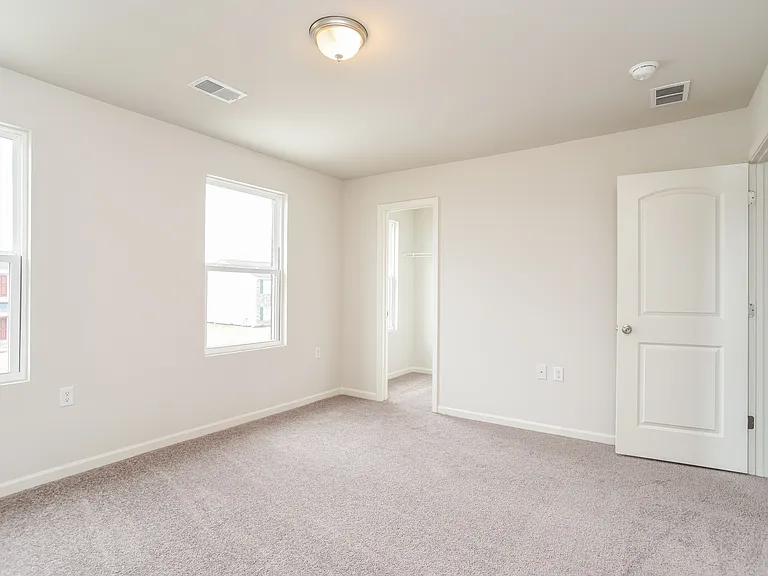 4027 Lake Russell Dr — Photo 10