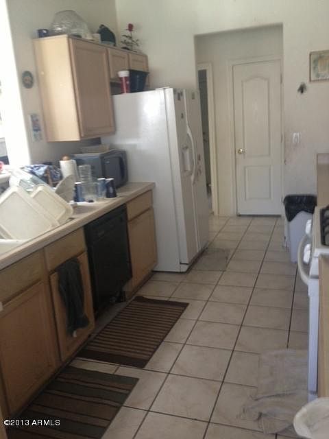 2nd image of 736 W Kelton Ln