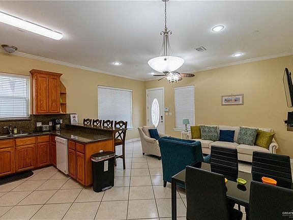 3rd image of 115 E Hibiscus St #6
