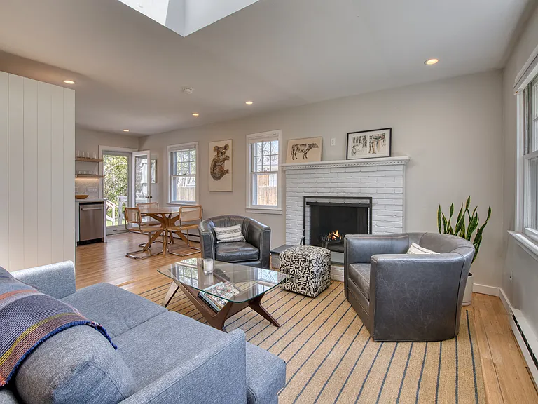 41 Chapel Ln — Photo 2