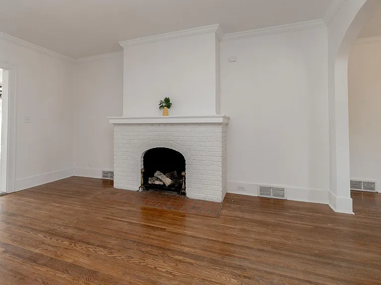 1210 River Rd — Photo 6