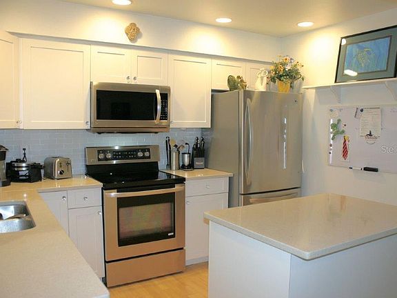 3rd image of 2848 Wesleyan Dr