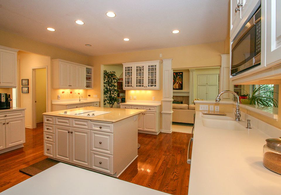 Light & bright kitchen
