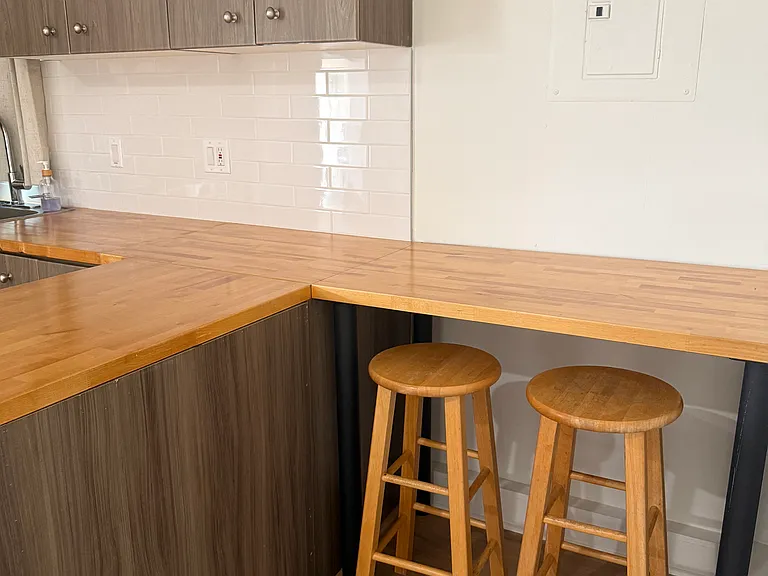 Desk/Seating area