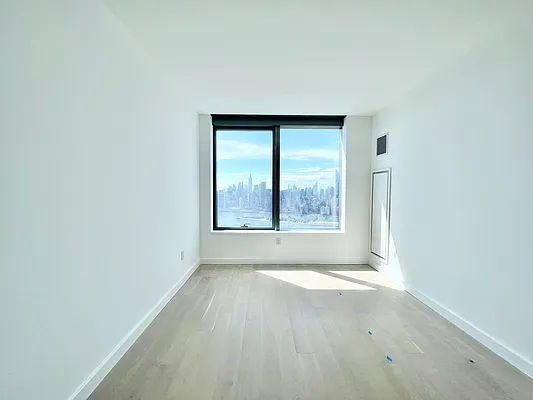 Rented by YouYork Management LLC | media 4