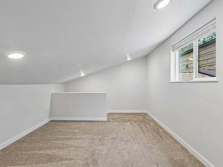 12607 NE 119th St #5 — Photo 17