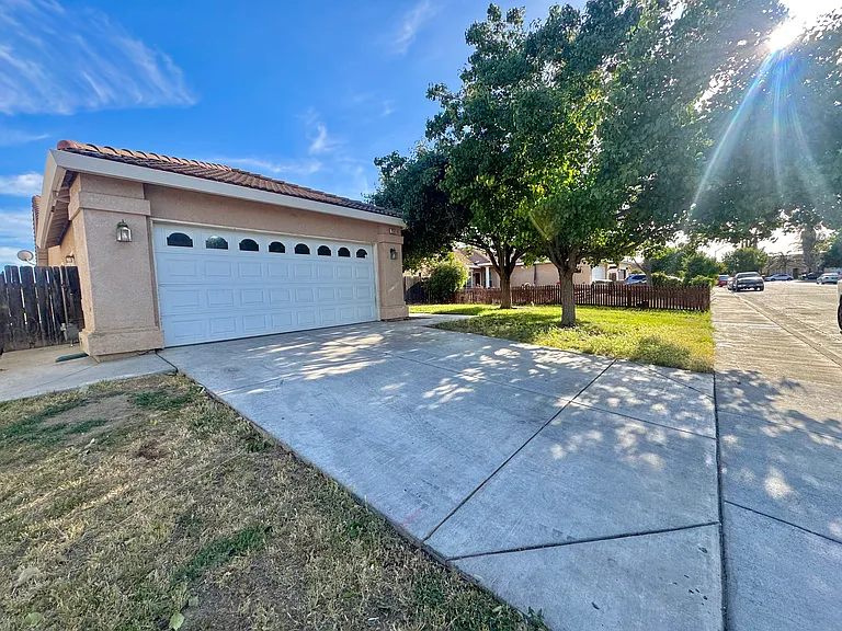 2561 Goldeneye Dr — Photo 4