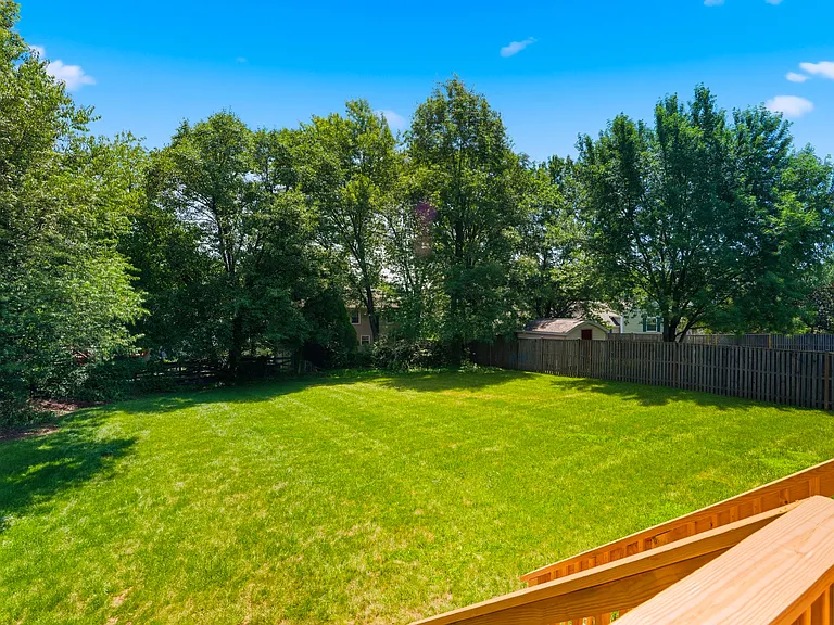 202 Leslie Ct #202 — Photo 40