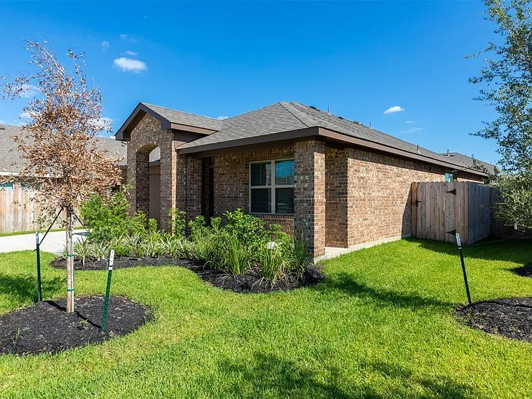 18435 Grayson Bluff Way — Photo 2
