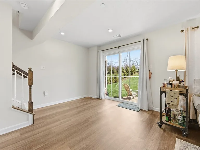7402 Chestnut Way — Photo 6