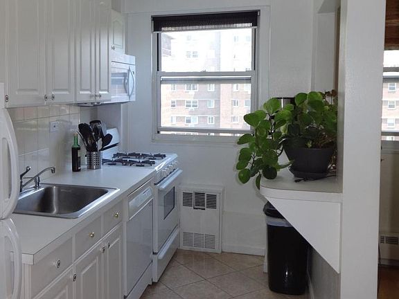 4th image of 122 Ashland Pl APT 11G