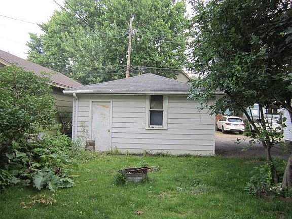 3rd image of 1535 Adams St NE