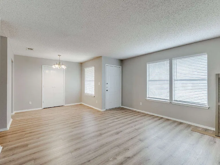 2538 Windy Pine Ln — Photo 8