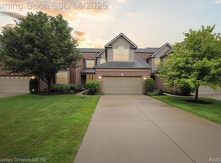 45011 Broadmoor Cir S, Northville, MI