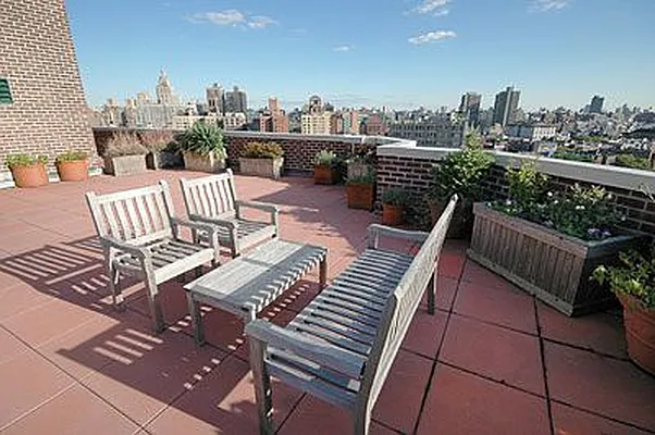 Rented by Compass | media 12