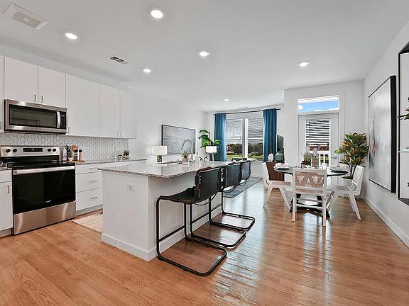 3rd image of 6900 Piazza Grande Ave #8-310